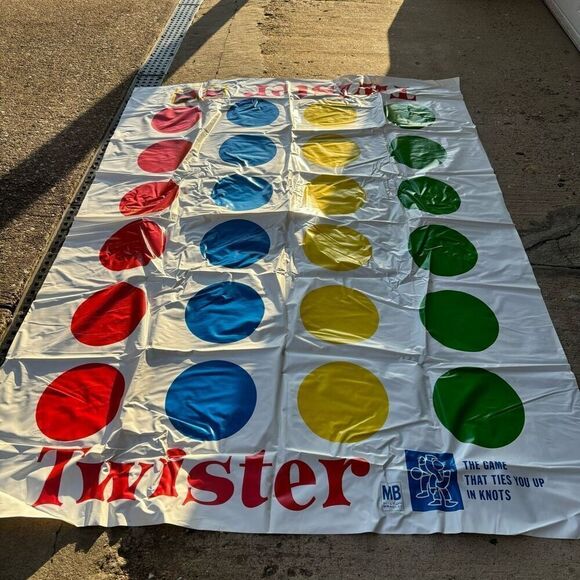 Twister Game Mat And Spinner 1966 - Picture 2 of 9